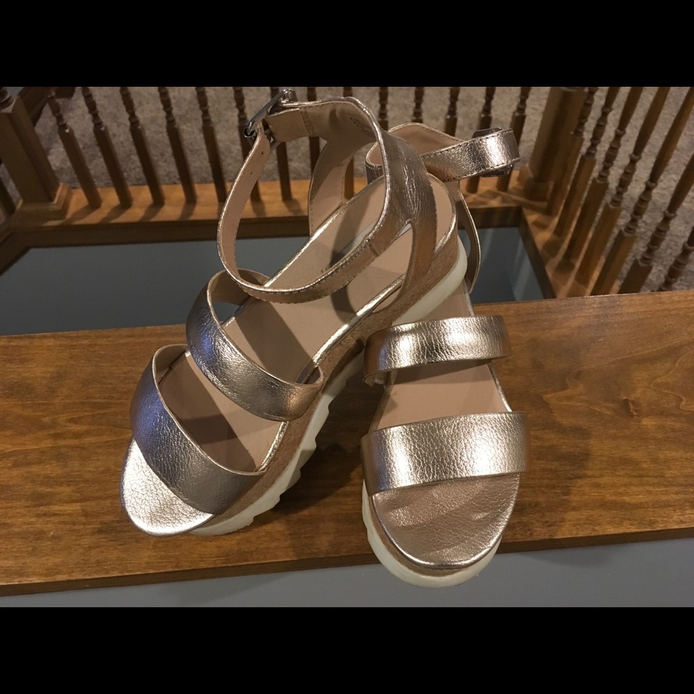 Steve Madden Rose Gold Platform Sandals